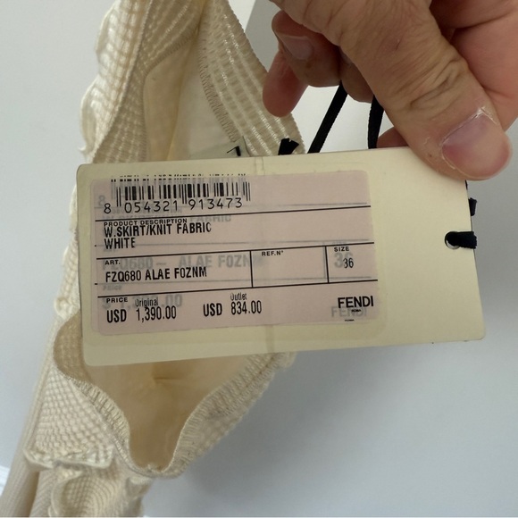 FENDI SILK MID LENGTH SKIRT SIZE 36 new with tags - Picture 2 of 4